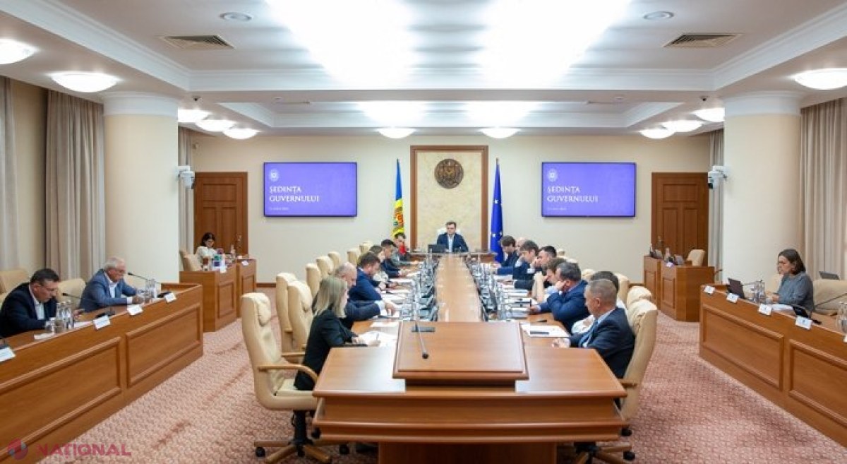 Premierul Recean, condoleanțe pentru familiile celor două victime ale furtunii de ieri: „Trebuie să ne consolidăm capacitatea de a reacționa și, foarte important, de a preveni astfel de situații”