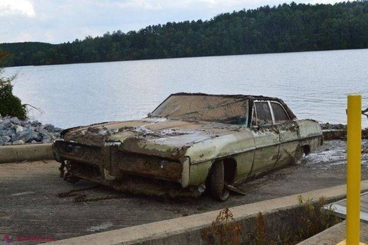 Un mister vechi de 43 de ani ar putea fi rezolvat. Ce au găsit poliţiştii în maşina scoasă dintr-un lac 