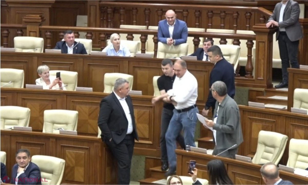 VIDEO // Ion Ceban, de la uși securizate în Primărie, la circ în Parlament. Primarul Chișinăului, scos cu forța de bodyguarzi după ce a provocat un scandal de proporții