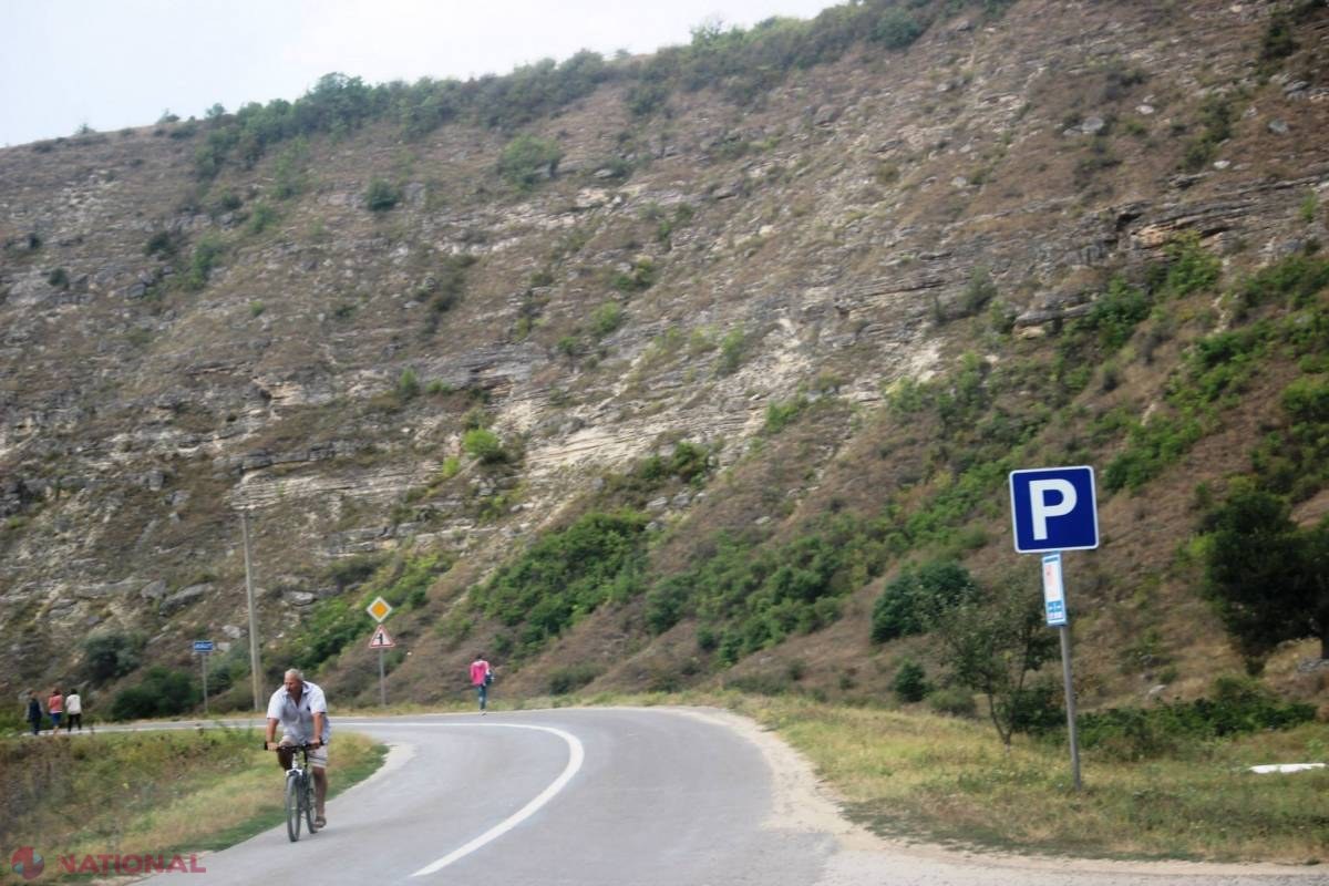 INCIDENT la Orheiul Vechi. A urcat pe  stâncă şi nu s-a putut coborî