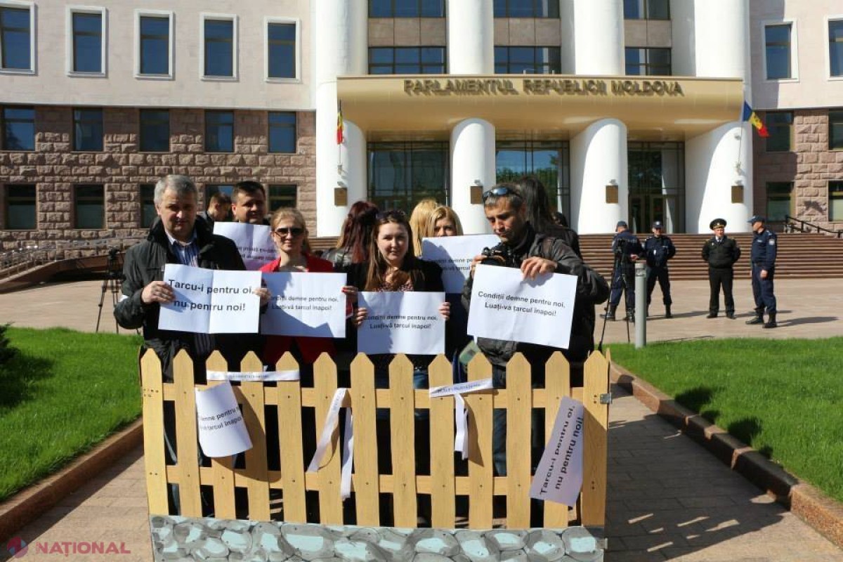 Jurnaliștii către guvernanți: „Țarcu-i pentru oi, nu pentru noi!”