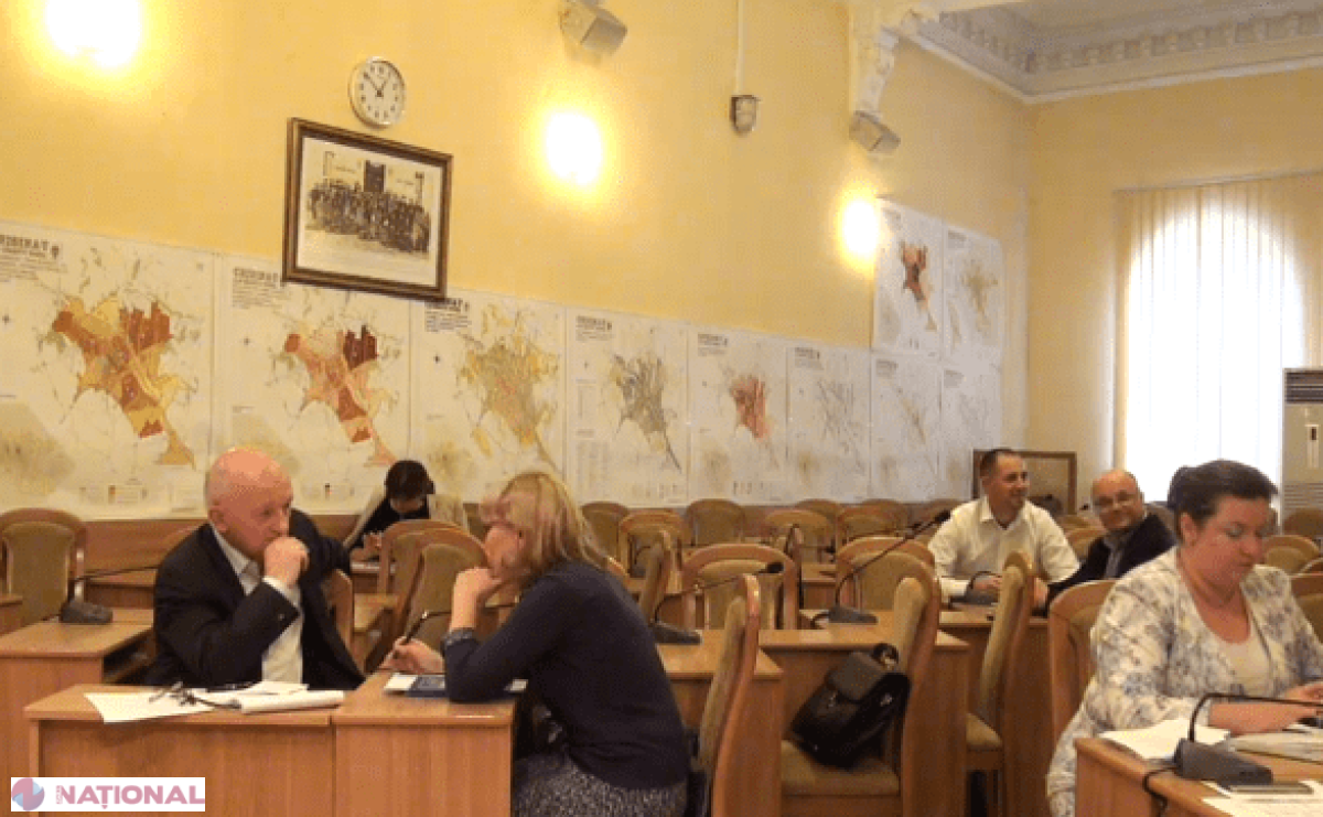Lecție pentru Dorin Chirtoacă. Consilierii au părăsit ședința pentru că primarul a întârziat