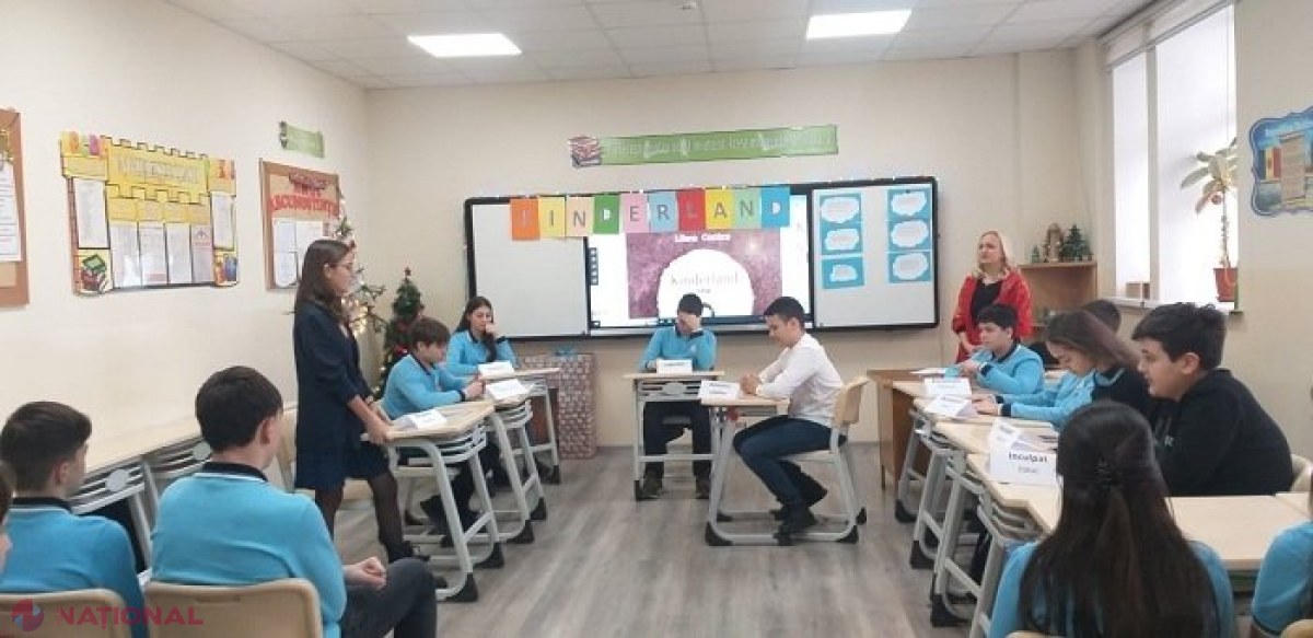 INFOGRAFIC // Cadrele didactice din R. Moldova, tot mai puține și tot mai în vârstă: Fiecare al cincilea profesor are peste 60 de ani, iar numărul celor de la catedră cu vârsta de până în 30 de ani scade