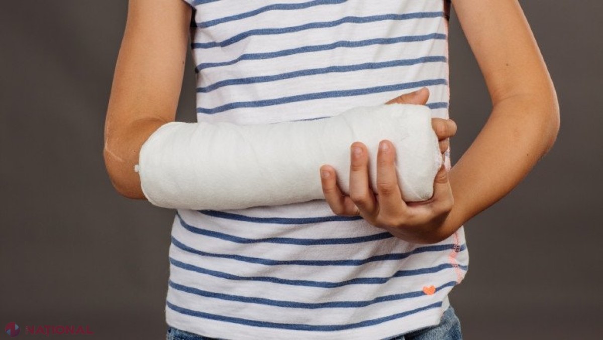 „Superman”, o nouă provocare periculoasă pe TikTok: Trei copii din Arad au ajuns la spital, iar doi au fost operați  