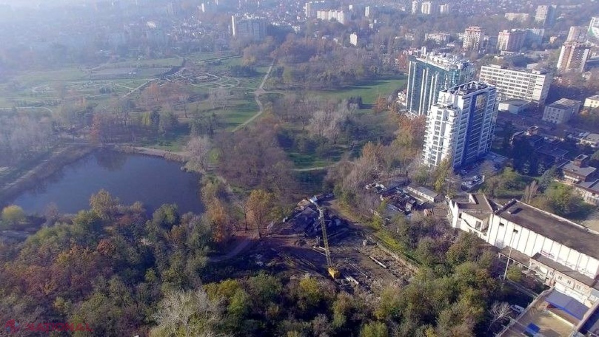 Au deposedat statul de un teren din centrul Chișinăului, după care l-au VÂNDUT cu circa 2 000 000 de euro. În SCHEMĂ e implicată o FUNDAȚIE de sprijin al copiilor, dar și angajați din sistemul judecătoresc. S-au furat documente din dosar