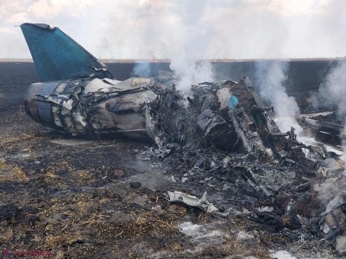 TRAGEDIE // Accident aviatic la Călăraşi. Pilotul a MURIT carbonizat. Vezi imagini de la locul accidentului