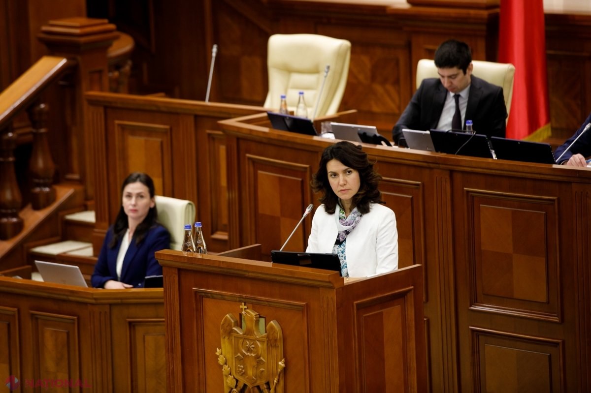 Moldovenii, SUPĂRAȚI și frustrați din cauză că ÎNVINUIȚII din multe dosare de rezonanță scapă basma curată, după ce sunt ARESTAȚI cu participarea mascaților. Justificările Olesei Stamate: „Și noi vrem ca marii hoți să stea la pușcărie. Și vor sta”