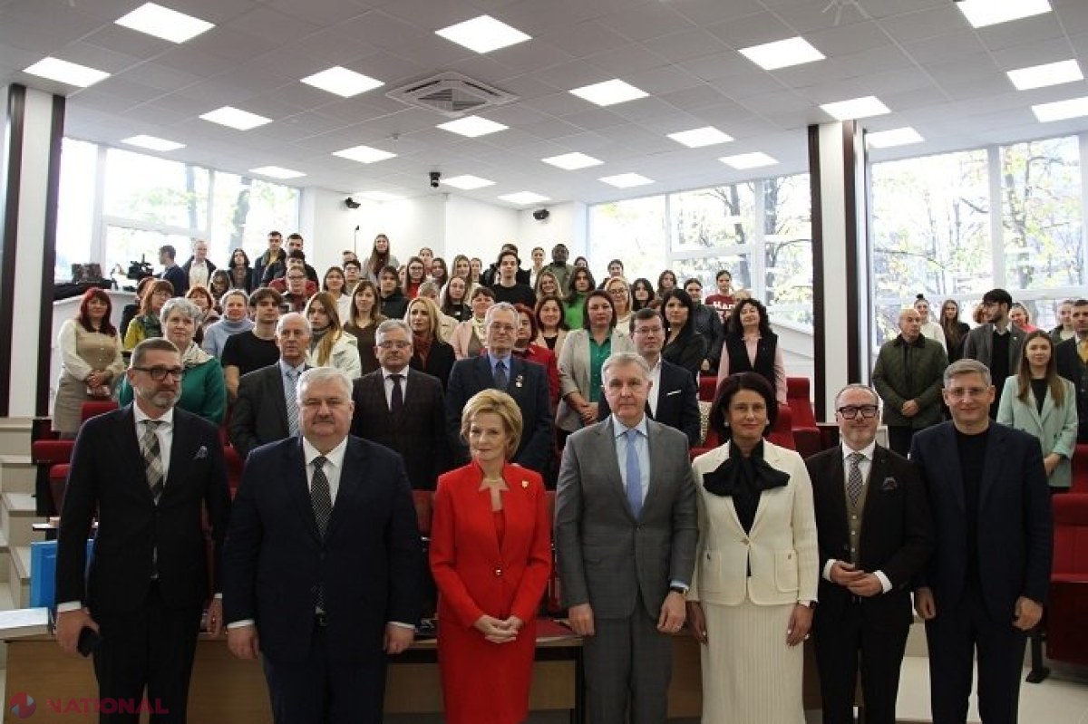 FOTO // Majestatea Sa Margareta, Custodele Coroanei Române, și  Alteța Sa Regală Principele Radu, prelegere și donație de cărți la USM. Rectorul Igor Șarov: „Suntem recunoscători pentru sprijinul continuu al Casei Regale”