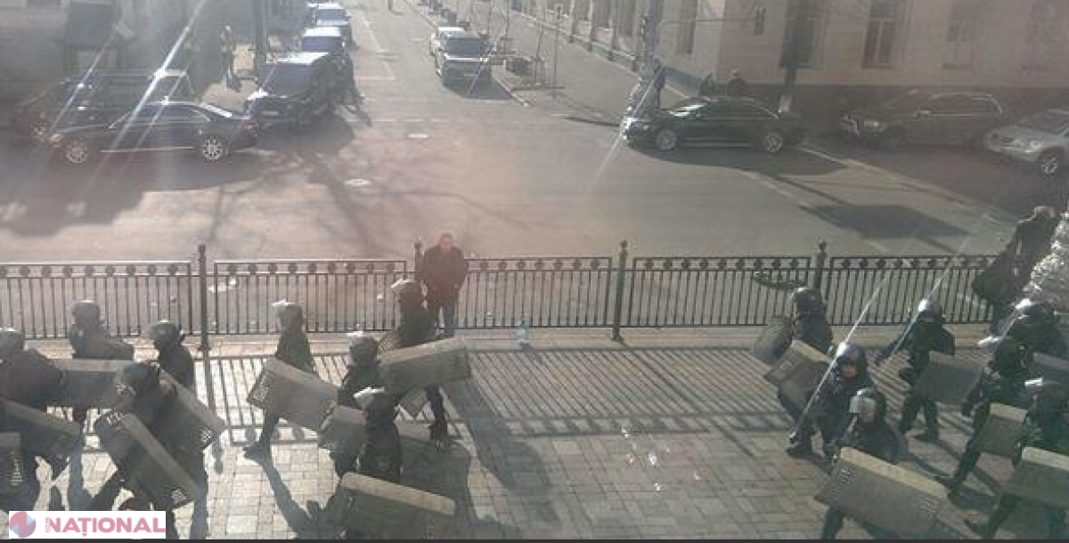 RETRAGERE // Milițienii din „Berkut” părăsesc Maidanul