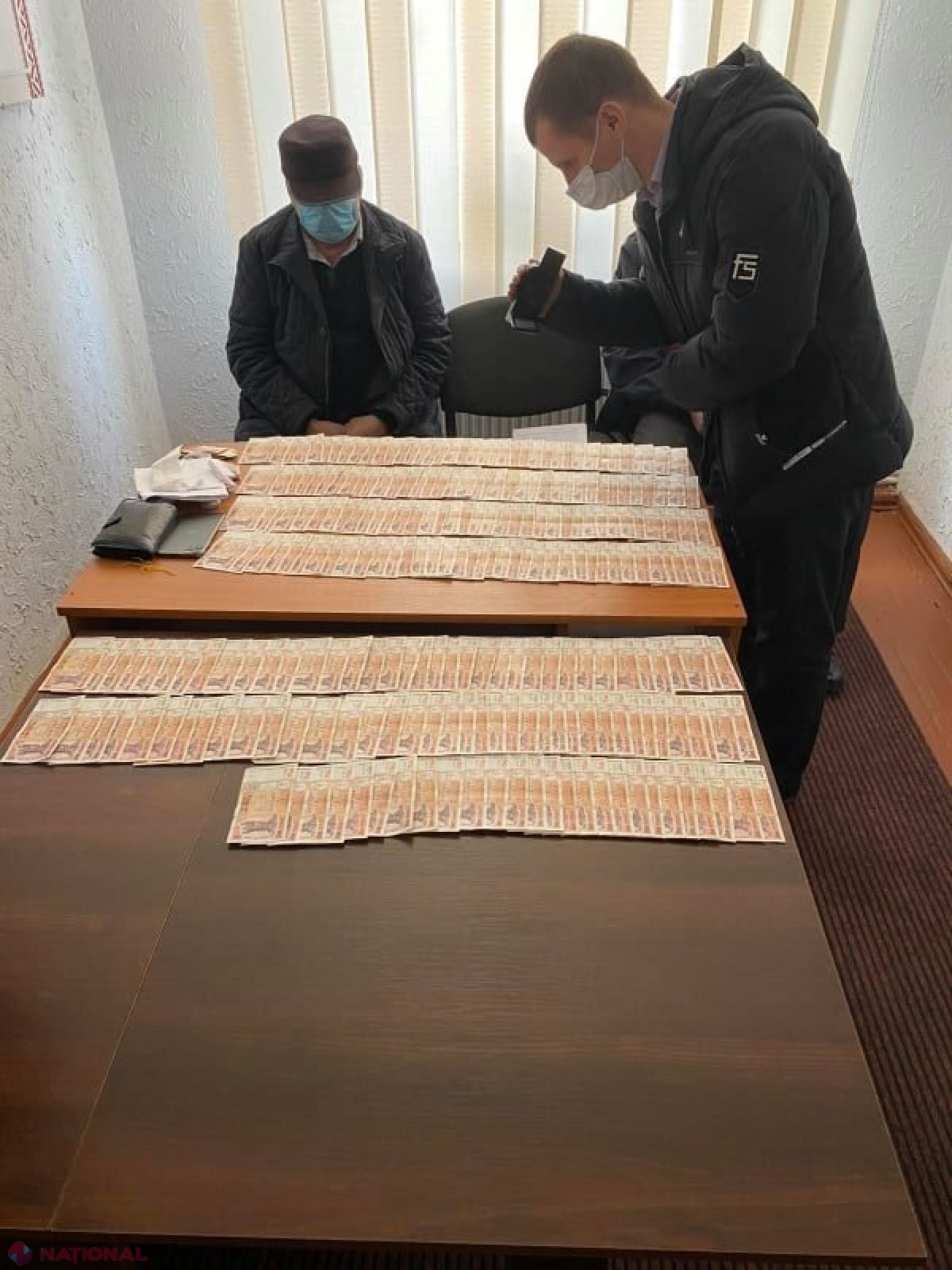 FOTO // Un primar din Ungheni și complicele său ar fi pretins peste 400 000 de mii lei de la un antreprenor, pentru ca să fie semnate procese-verbale de recepție finală a APEDUCTULUI din localitate