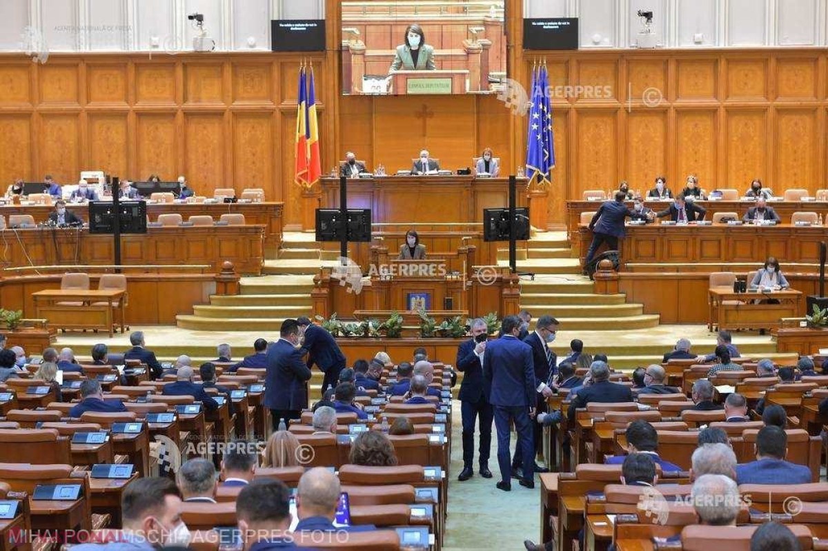 DECLARAȚIE // Parlamentul României CONDAMNĂ agresiunea Federației Ruse asupra Ucrainei și cere retragerea trupelor rusești din statul vecin