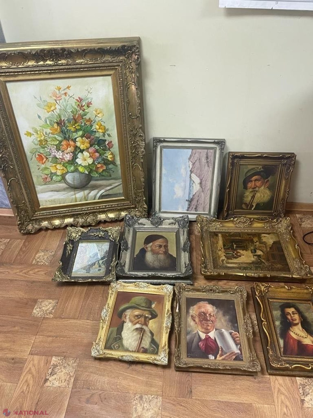 Opt tentative de CONTRABANDĂ, descoperite la frontieră timp de 24 de ore: Haine, încălțăminte, ceară de albine, genți ale unor brănduri de renume, parfumuri, instrumente, țăgări etc.