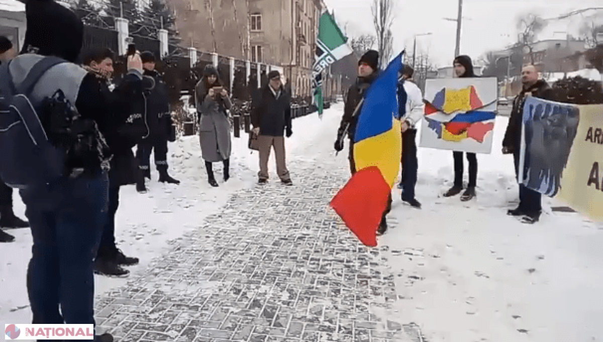 Protest cu CRUCI la Ambasada Federației Ruse din Chișinău: „Nu uităm și nu iertăm ororile războiului din Transnistria”