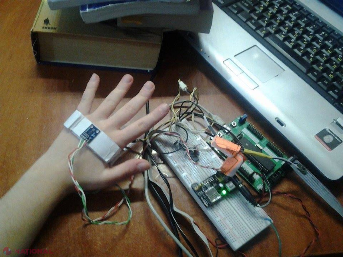 „FERESTRELE VIITORULUI”, inventate de doi liceeni din capitală! Vor pleca în SUA