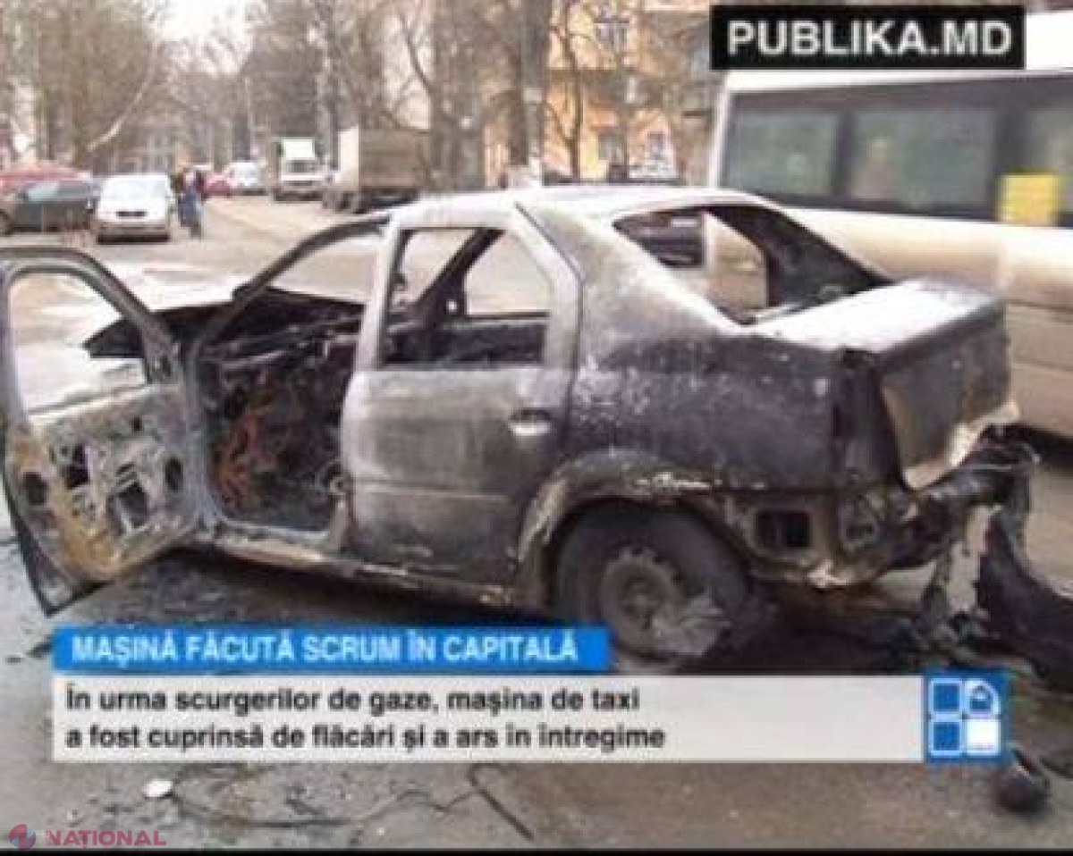  Foto // Un TAXI a ars în această dimineață la Chișinău