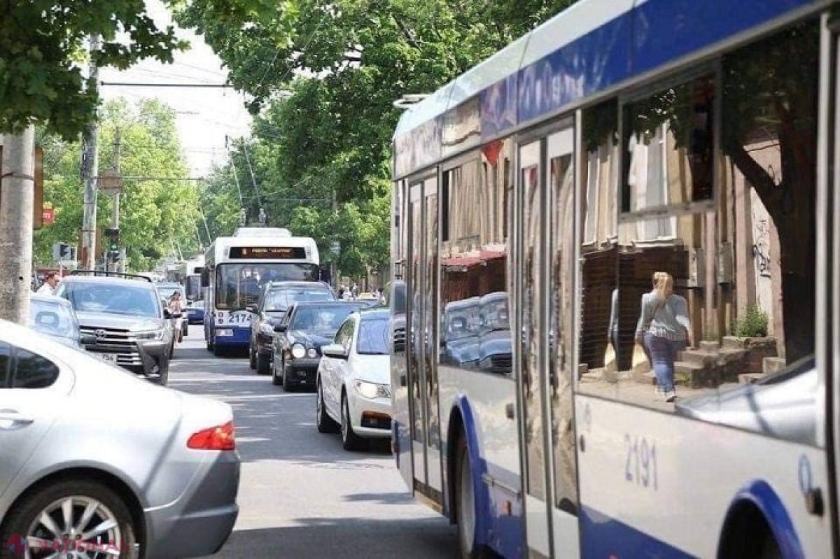REVOLTĂTOR // Copil de 10 ani, dat JOS din troleibuz de taxatoarea care îi vorbea în limba rusă și băiatul nu înțelegea ce spune: RTEC a demarat o anchetă