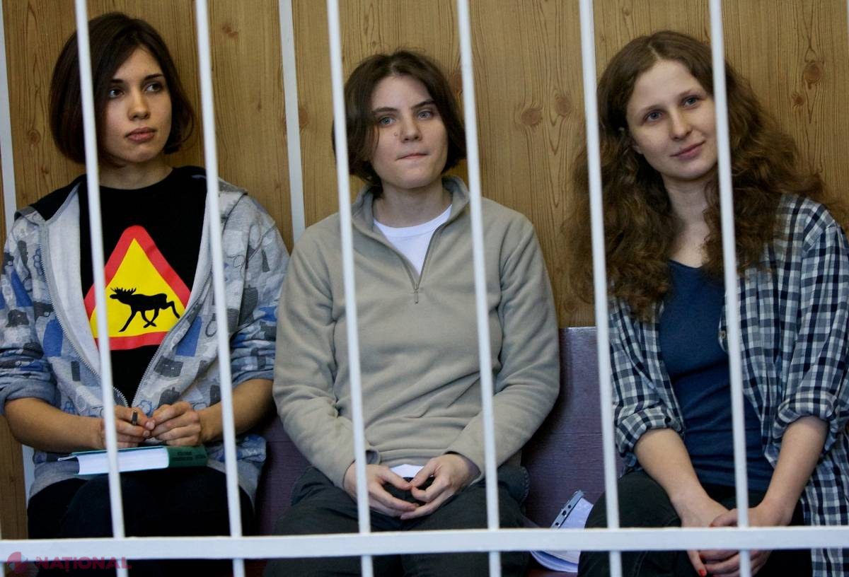 Membrele trupei „Pussy Riot” ar putea fi ELIBERATE