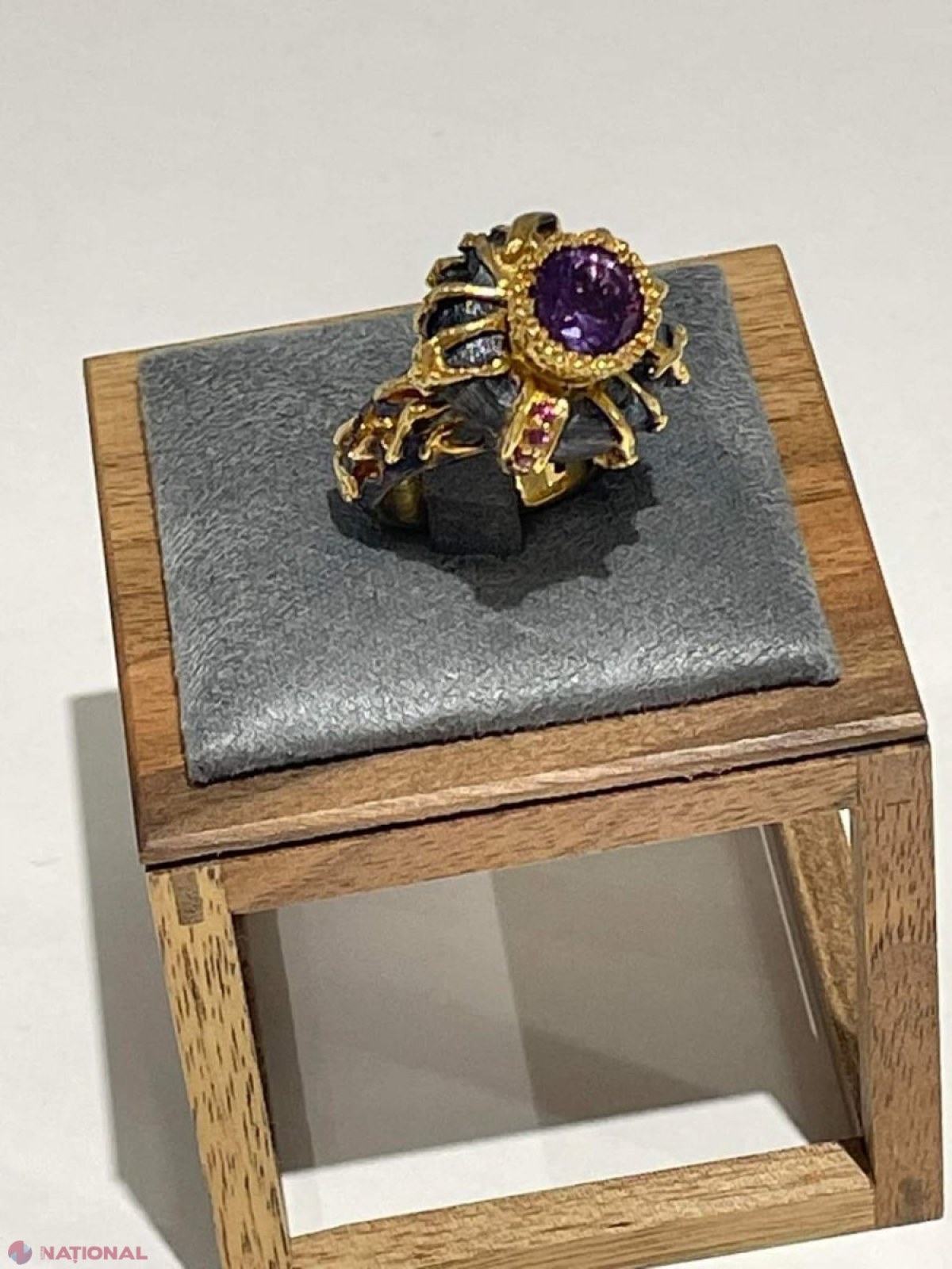 FOTO // Romanian Jewelry Week 2023: Bijuterii moderne, create de 50 de designeri români și internaționali, expuse în premieră, până la finele lunii august, la Chișinău