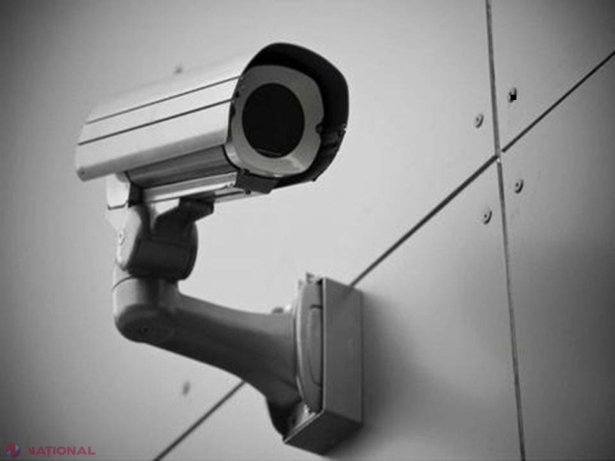VIDEO // Căutați pentru furtul unei camere video, care i-a filmat înainte de infracțiune