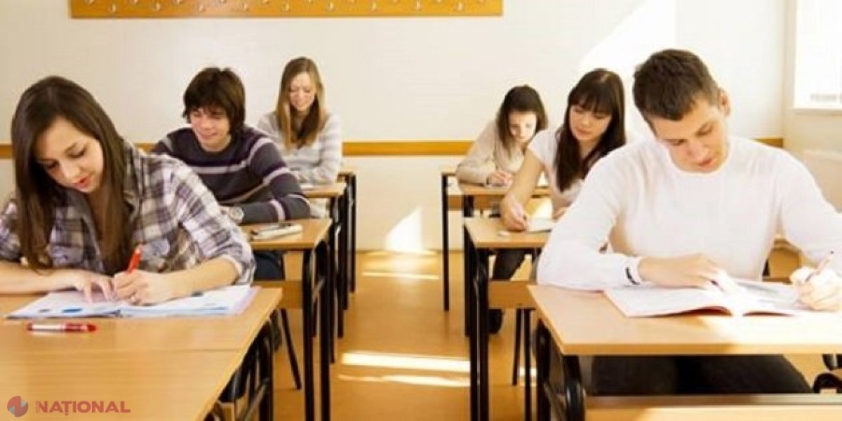 Eurostat: Elevii români din ciclul secundar de învățământ, pe primul loc în UE la numărul de limbi străine studiate