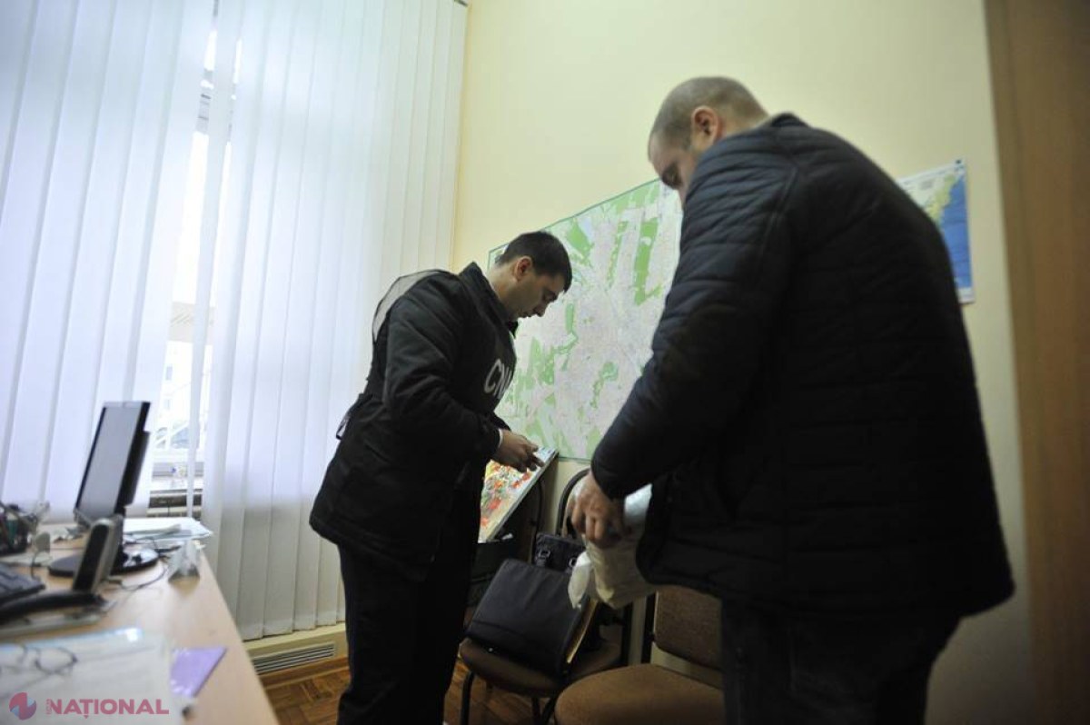 DETALII despre perchezițiile de astăzi de la Primăria Chişinău: Opt persoane, REȚINUTE