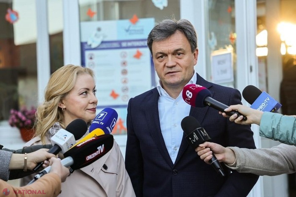 FOTO // Premierul Dorin Recean a votat pentru DOI primari: „Astăzi se decide viitorul R. Moldova”. Ce așteptări are soția prim-ministrului