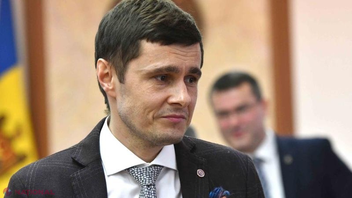 DOC // Ministrul Justiției îi declară „RĂZBOI” secretarului general al Președinției: „Domnul Spânu e responsabil de cumpărat săpun, covoare și flori… Asta să facă. Vă veți comporta obraznic cu Guvernul, ne vom comporta și noi de aceeași manieră”