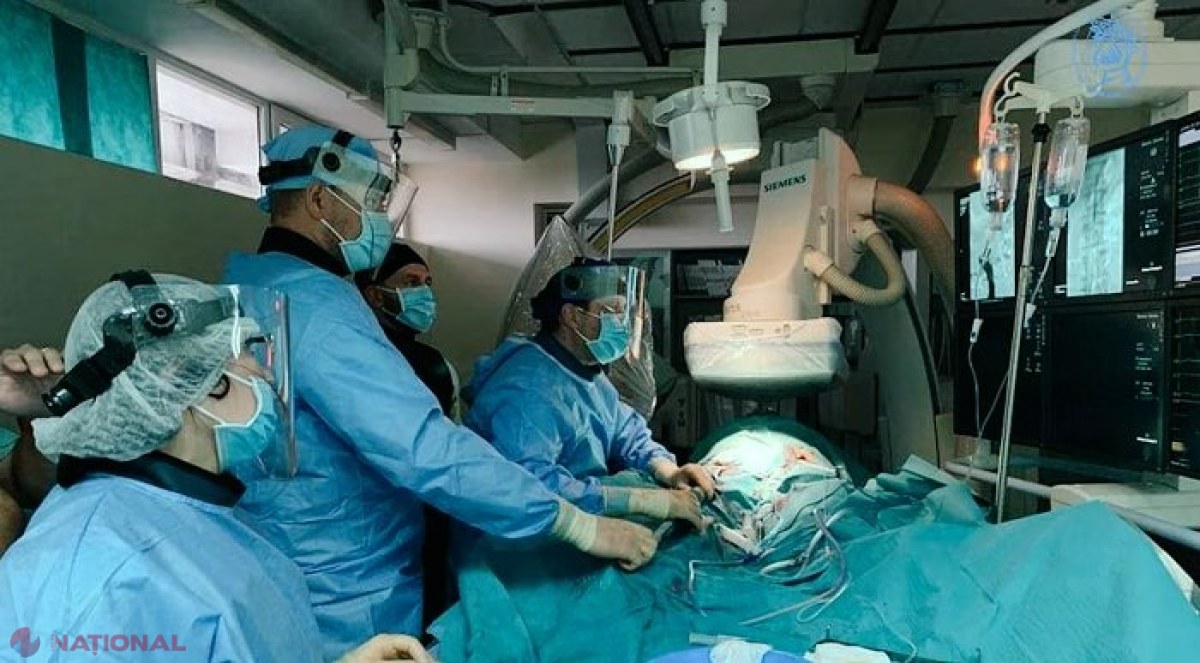 VIDEO // Tumoare gigantă, extirpată de la gâtul unei paciente de către medicii de la Spitalul Clinic Republican „Timofei Moșneaga”: „Am combinat două metode pentru a rezolva acest caz” 
