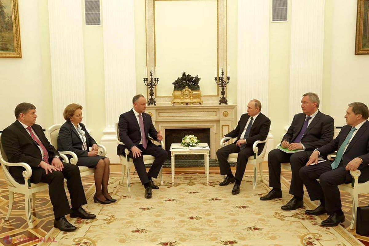 FOTO // Dodon, în rol de CURIER al lui Putin. A transportat la Moscova VINUL președintelui rus și a criticat NOTA de protest a lui Filip și Candu