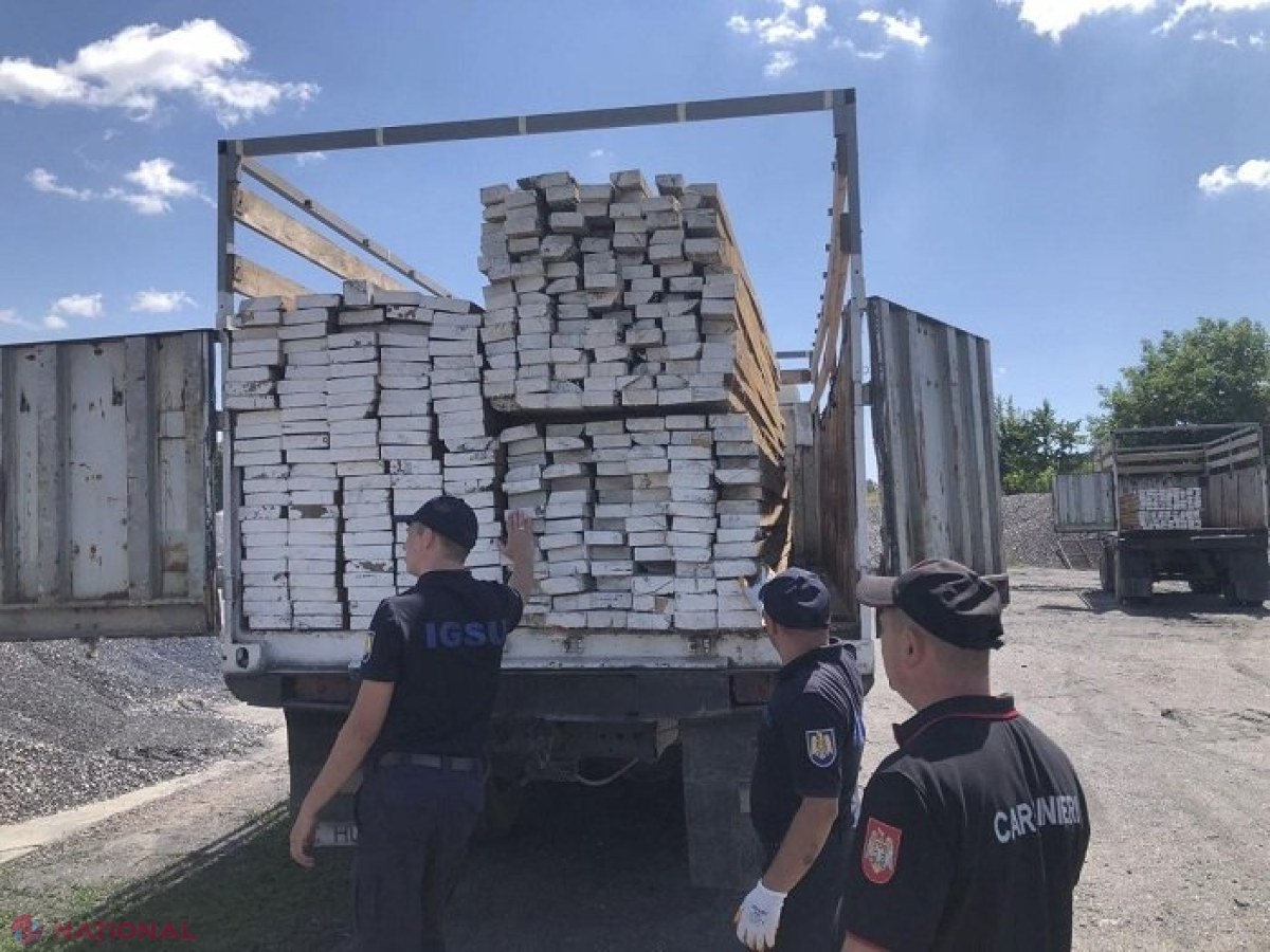 Foi de ardezie și cherestea de la Agenția Rezerve Materiale au ajuns în raionul Edineț, afectat puternic de ploile din ultimele zile