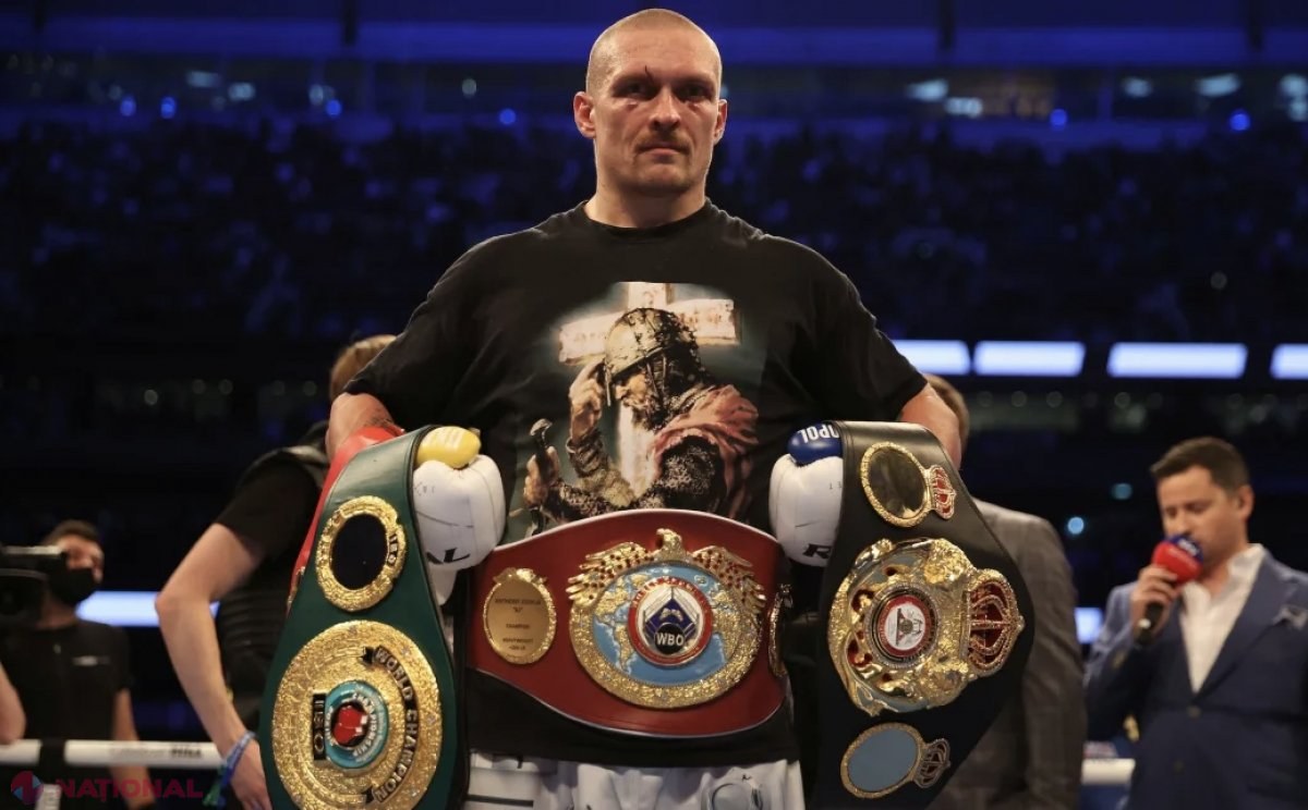 VIDEO // Legendarul Oleksandr Usyk, campion MONDIAL absolut la categoria grea, vizită în R. Moldova.  Ucraineanul a făcut o baie de mulțime în fața Centrul Sportiv de Pregătire a Loturilor Naționale