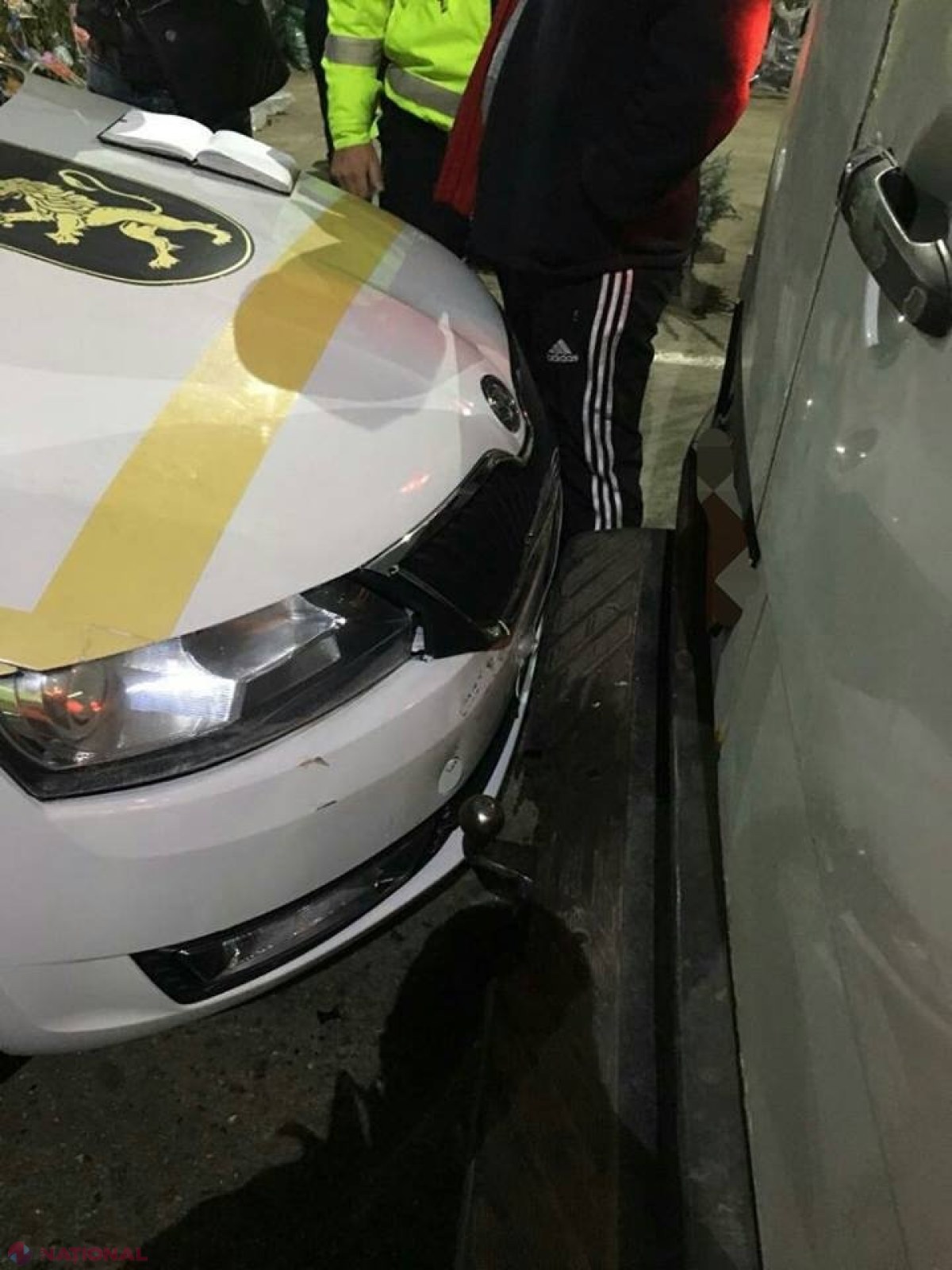 Chișinău // În încercarea de a fugi de Poliție, a TAMPONAT o mașină a inspectorilor de patrulare: Era beat și FĂRĂ permis de conducere