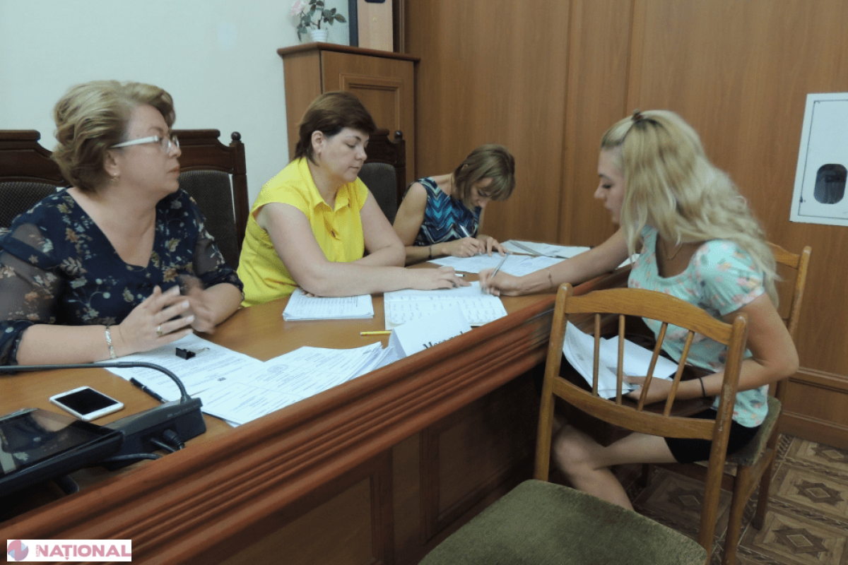 Cu ce sunt ADEMENIȚI absolvenții de la Medicină ca să meargă să lucreze în sate cel puțin trei ani