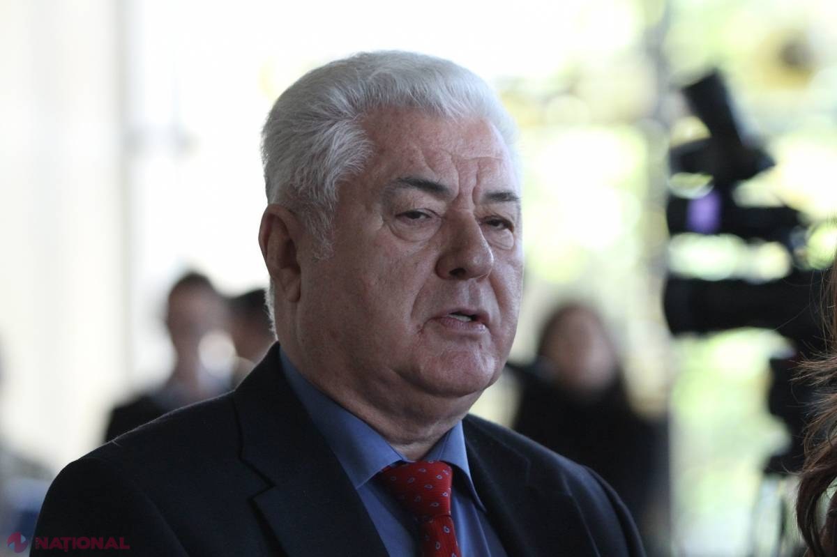 O nouă declarație „nediplomatică” a lui Voronin. „Premierul și toți ceilalți nu pot veni la audieri, pentru că s-au INTOXICAT la recepția dată de Ambasada României”