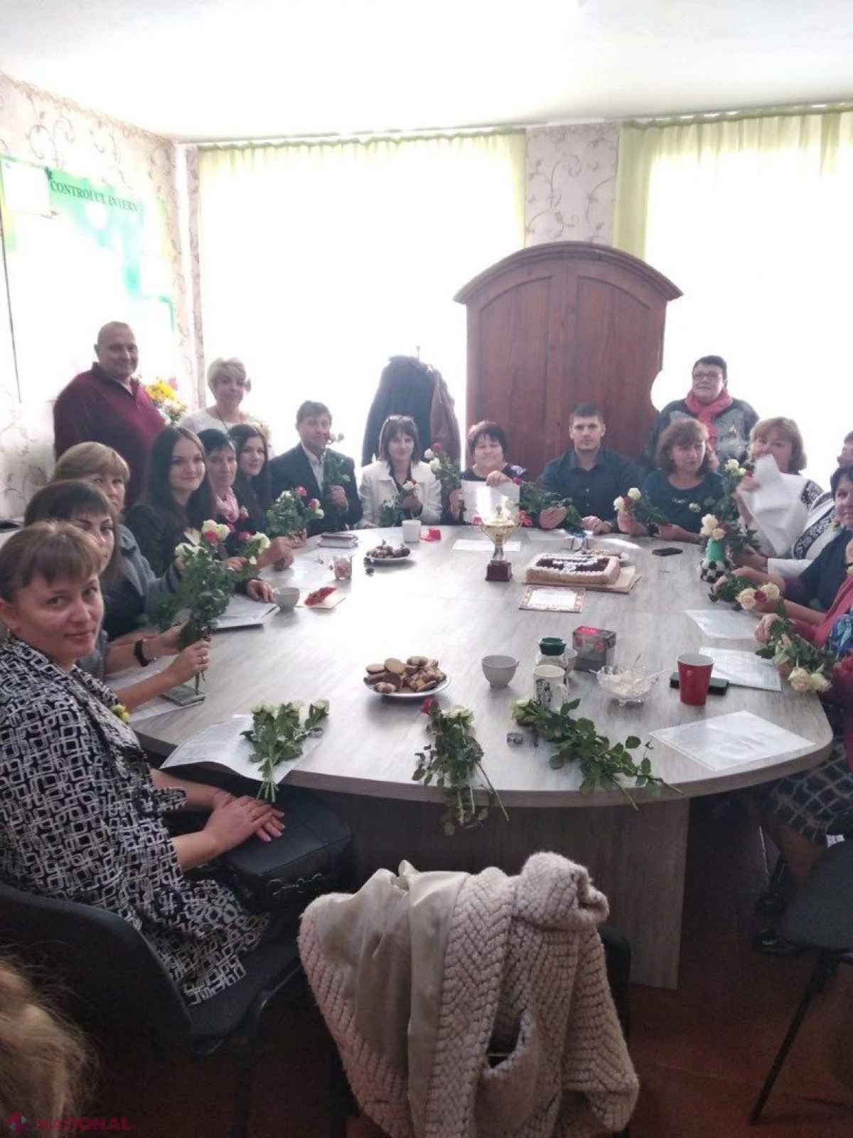 FOTO // Partidul „ȘOR” i-a felicitat pe DASCĂLII din R. Moldova de Ziua Profesorului