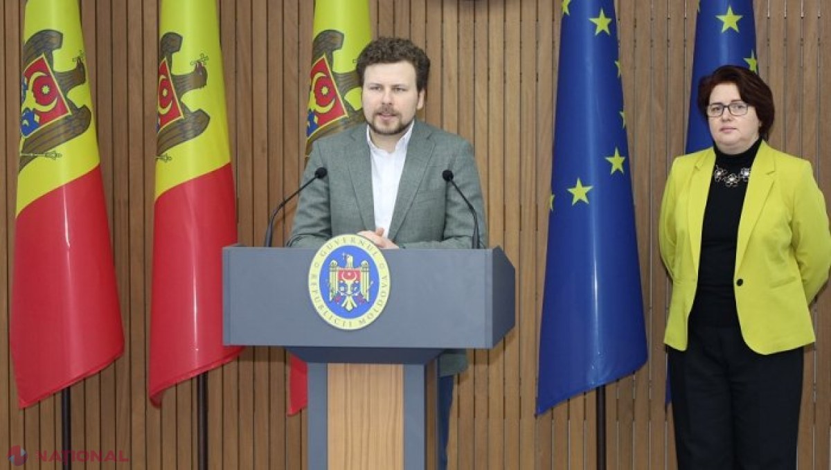 VIDEO // Veste BUNĂ pentru profesori: Fără controale externe în școli timp de un an, excluderea a zece registre de evidență și trecerea la formatul electronic al dosarelor elevilor