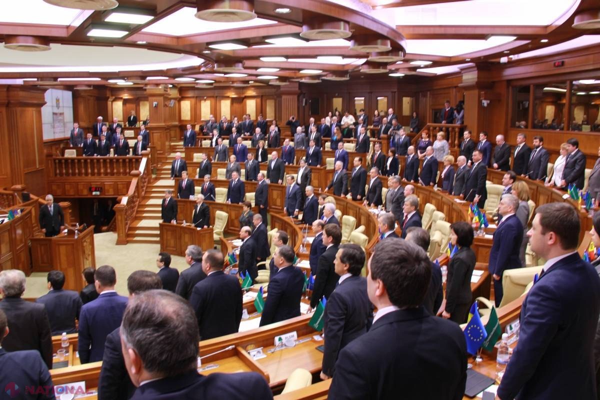 FOTO // Deputații au primit un CADOU de la Mitropolitul Vladimir
