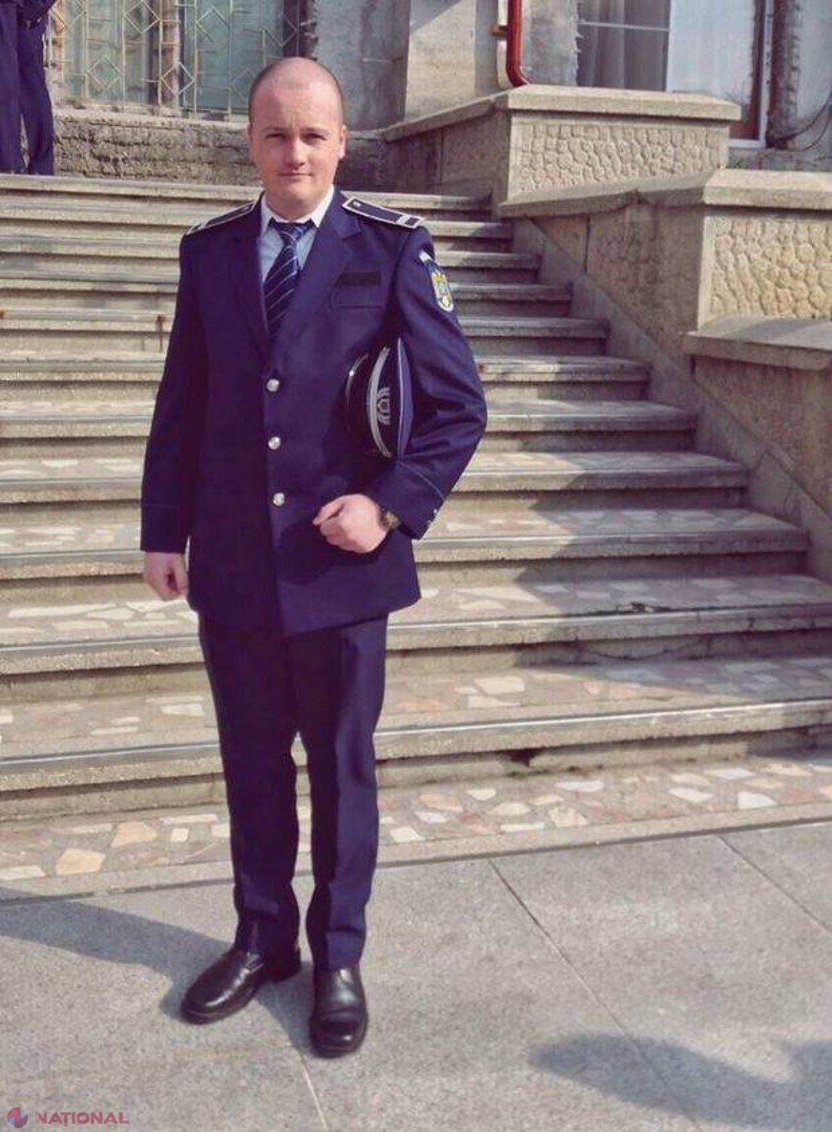 Un polițist, aflat în timpul liber, a salvat de la moarte un sinucigaș. Bărbatul se spânzurase 