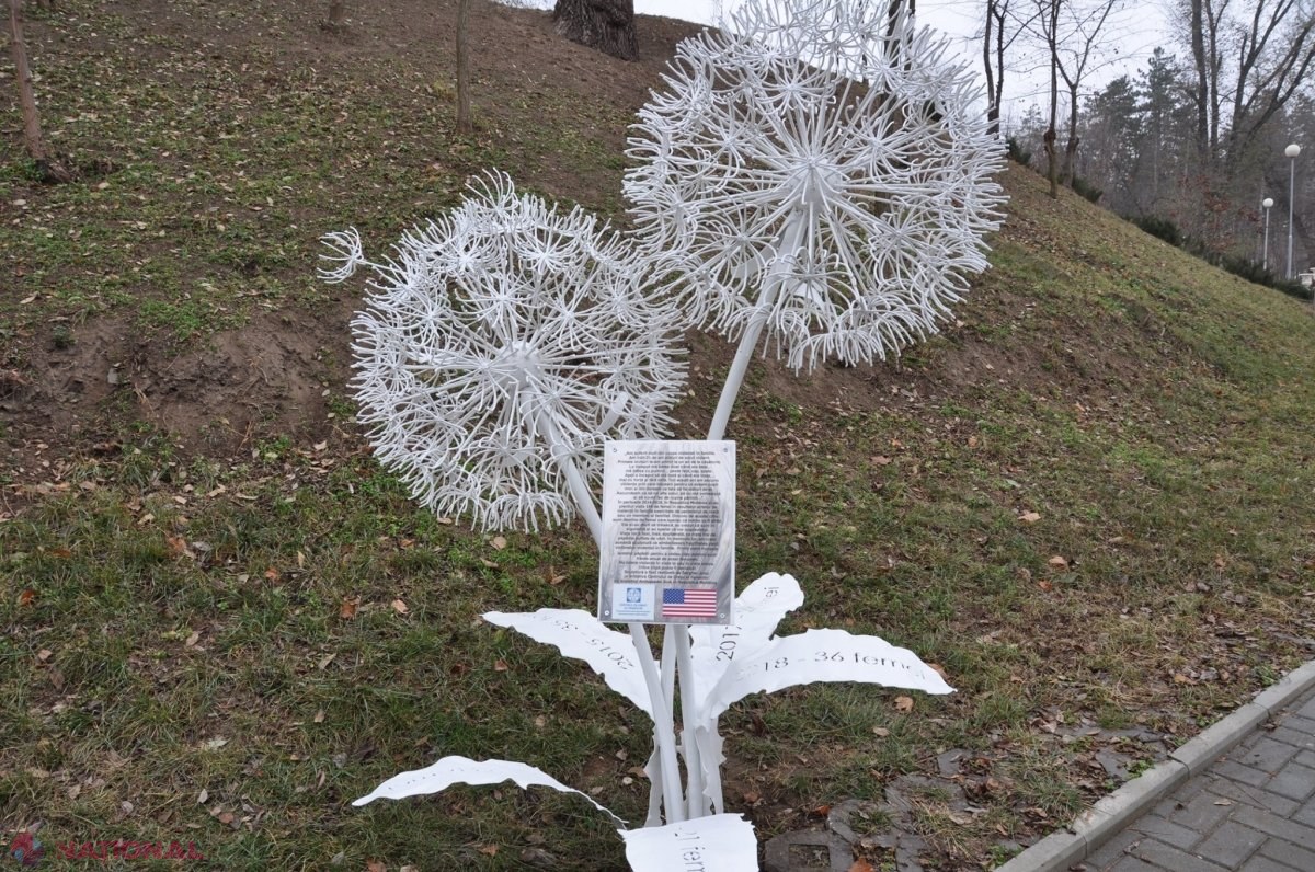 FOTO // Două PĂPĂDII: Ce simbolizează monumentul inedit, inaugurat în Parcul Valea Morilor