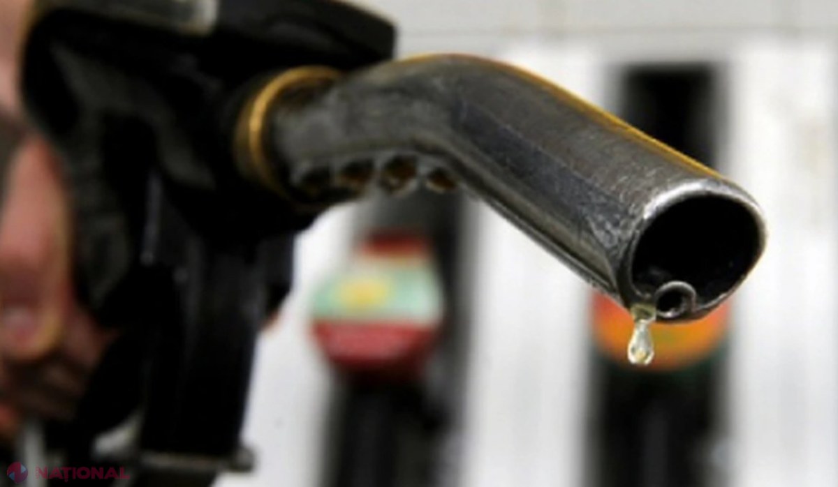Prețurile la carburanți continuă să SCADĂ. Cât va costa mâine litrul de MOTORINĂ și de benzină