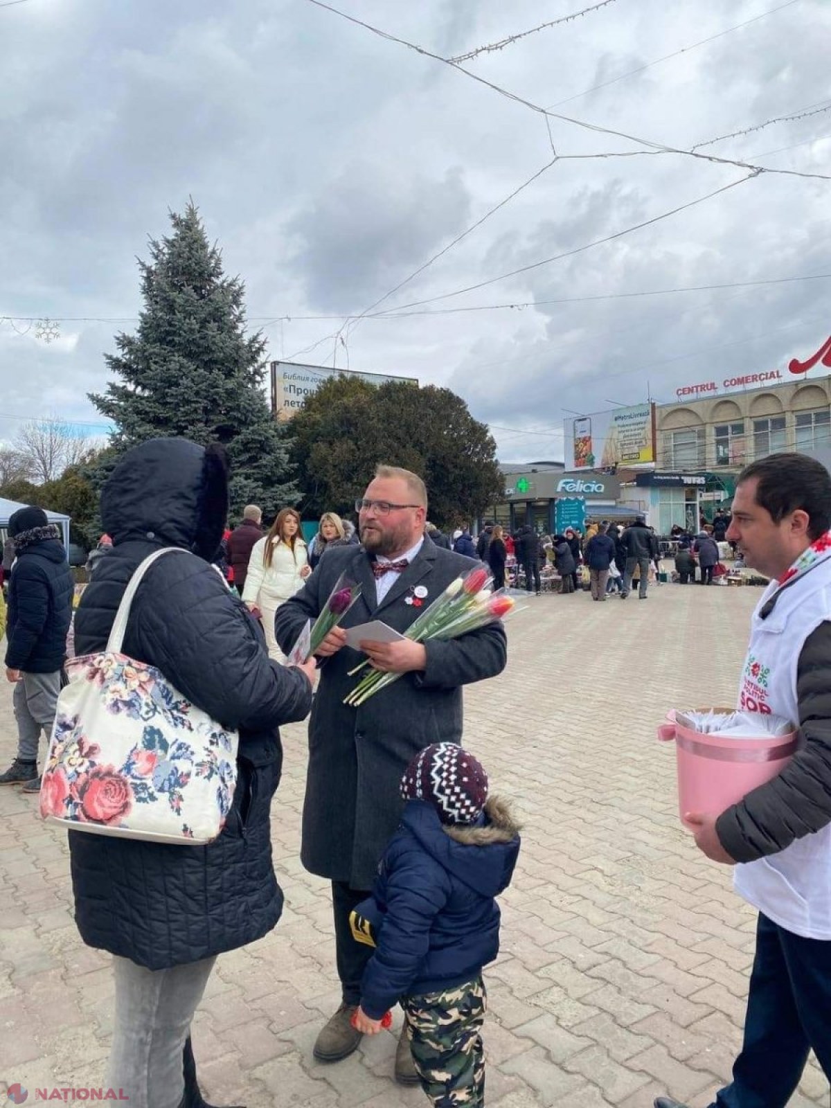 FOTO // De 8 Martie, echipa Partidului „ȘOR” a surprins într-un mod plăcut femeile din R. Moldova