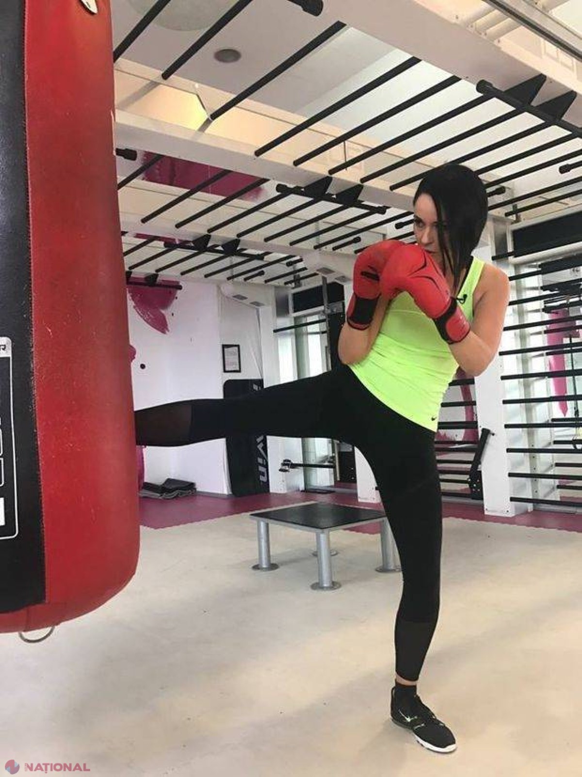 Războiul între Mihaela Rădulescu și Andreea Marin continua pe internet. Diva de la Monaco nu s-a mai abținut
