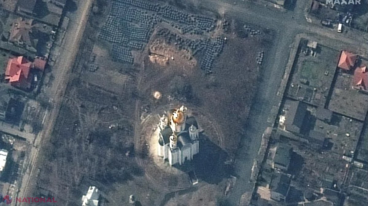 FOTO // Imaginile din SATELIT arată un sanț lung de 13 metri lângă biserica din Bucha, pe locul în care a fost descoperită o groapă comună. Procurorii au găsit 410 cadavre în orașele din apropierea Kievului
