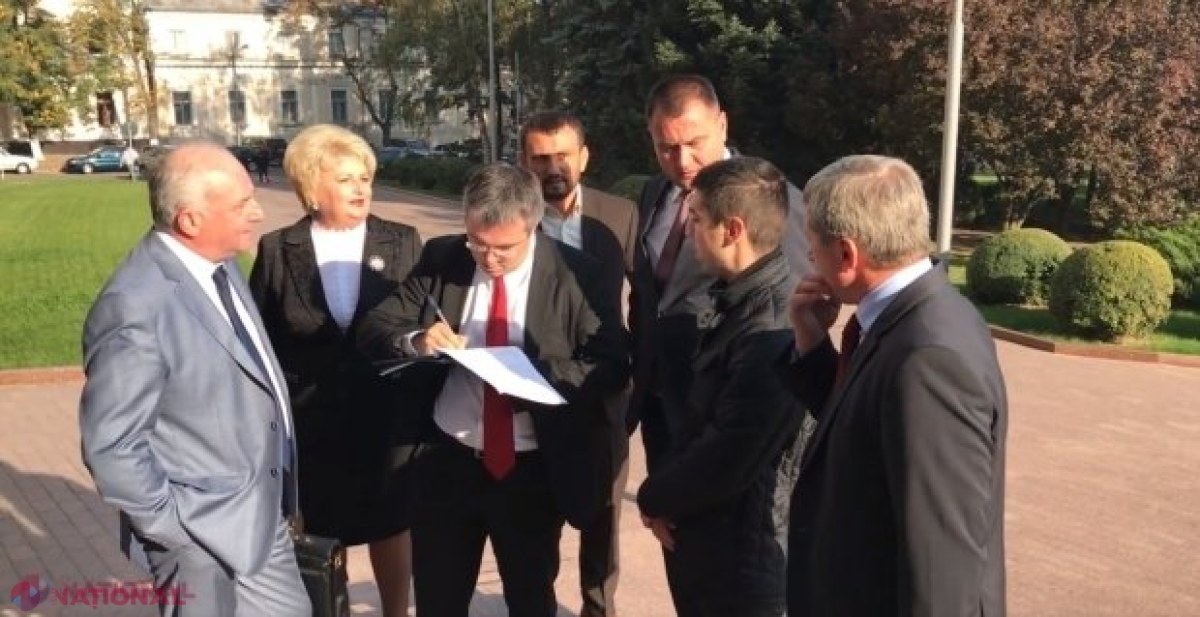 PD a depus o PETIȚIE, cu 100 de mii de semnături, la sediul Delegației UE la Chișinău. Democrații cer instituțiilor europene să INVESTIGHEZE frauda bancară