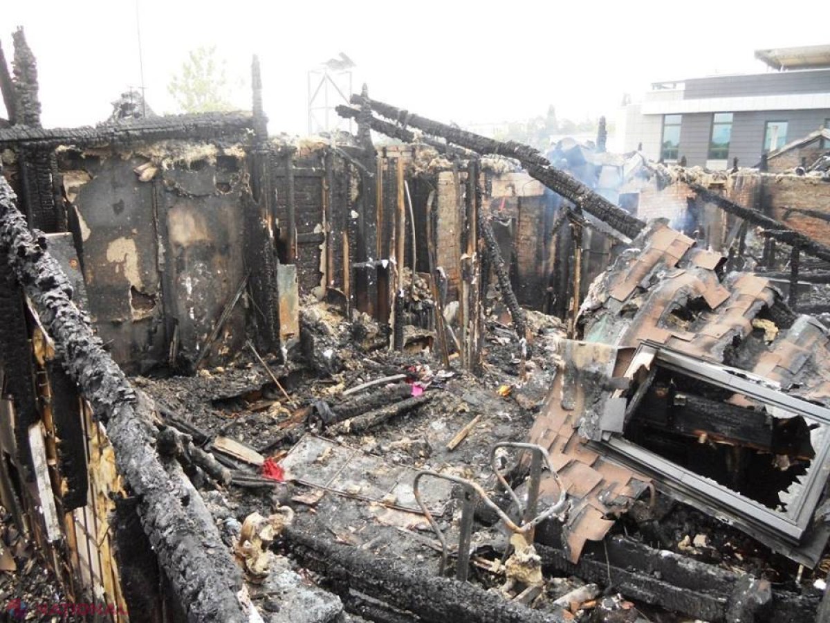 Pompierii au stabilit cauza prealabilă a INCENDIULUI de pe strada Pușkin