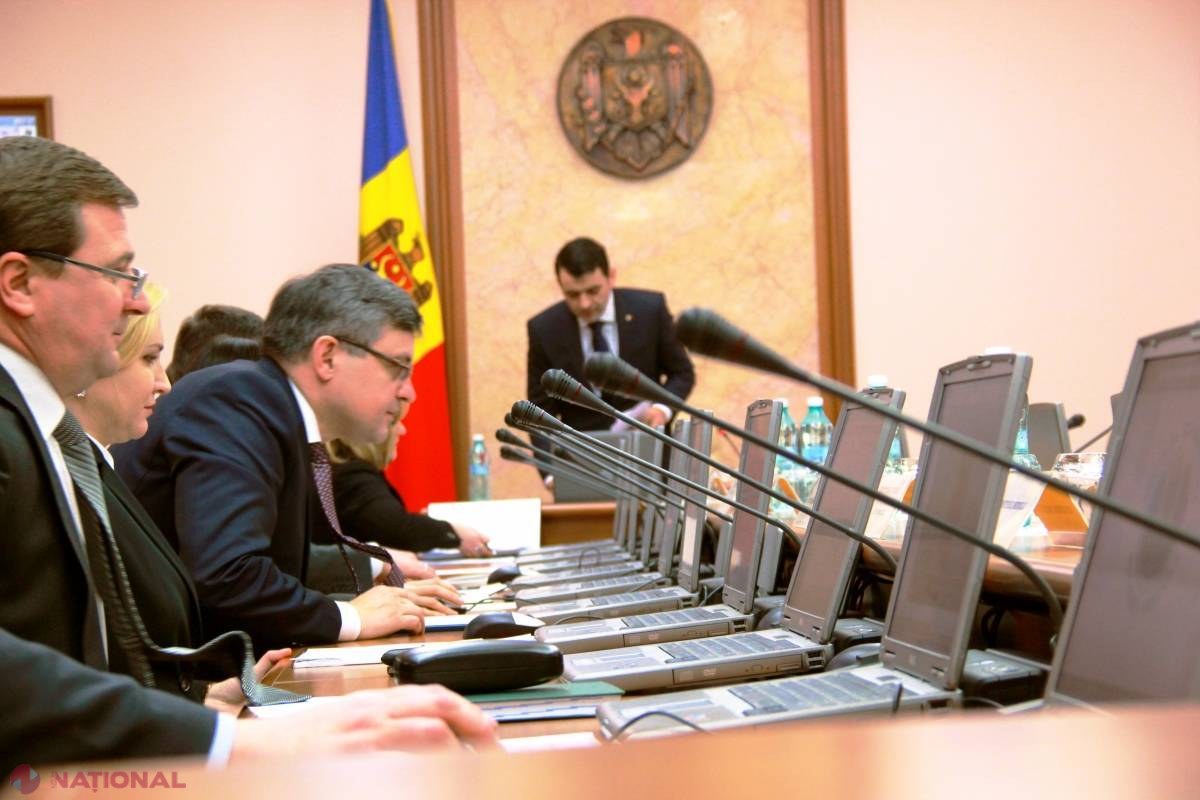 Perle de la vârf // Lichidarea naționalizării