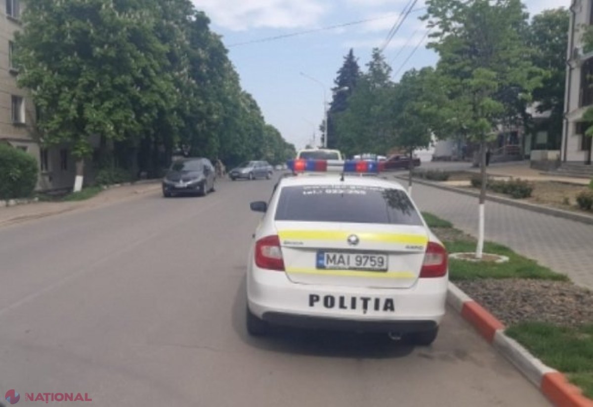 VIDEO // Un motociclist a numit în tot felul polițișii care i-au cerut actele la control și și-a chemat în ajutor prietenul cu „Bentley”: „Cine ești tu?”