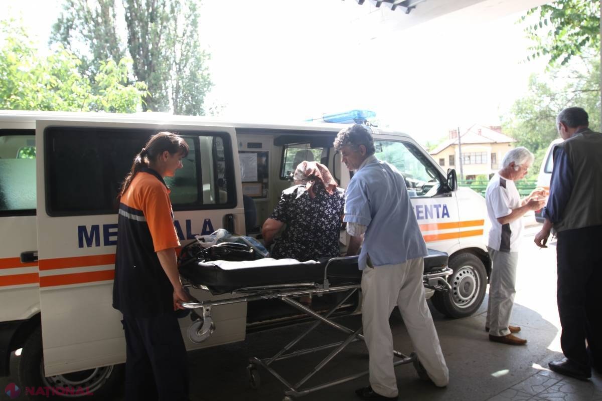 TREI într-o zi. Au ajuns la spital cu INTOXICAȚII alcoolice