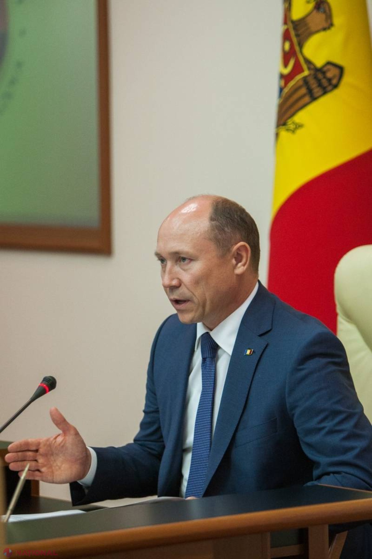 GALERIE FOTO // Ce are tot timpul pe masă PREMIERUL Streleț