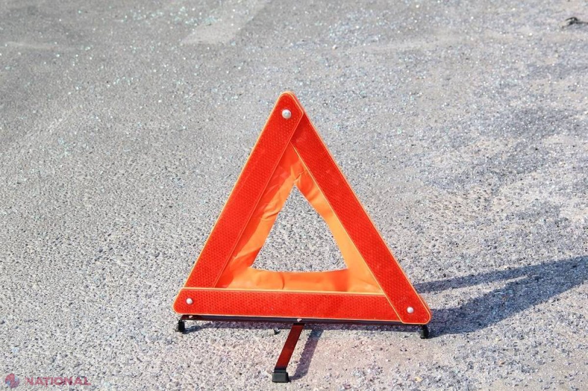 GHINION // Două mașini ale Poliției de Frontieră, ACCIDENTATE. Doi inspectori, transportați la spital